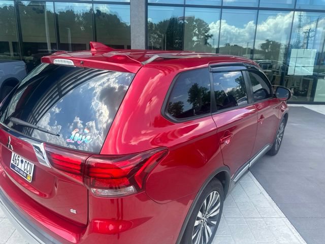 Used 2020 Mitsubishi Outlander SE FWD image 2