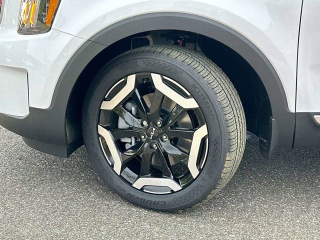 Used 2024 Kia Telluride S image 32