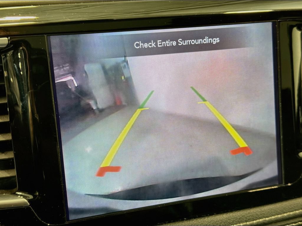 Used 2019 Chrysler Pacifica Limited w/ S Appearance Package FWD image 15