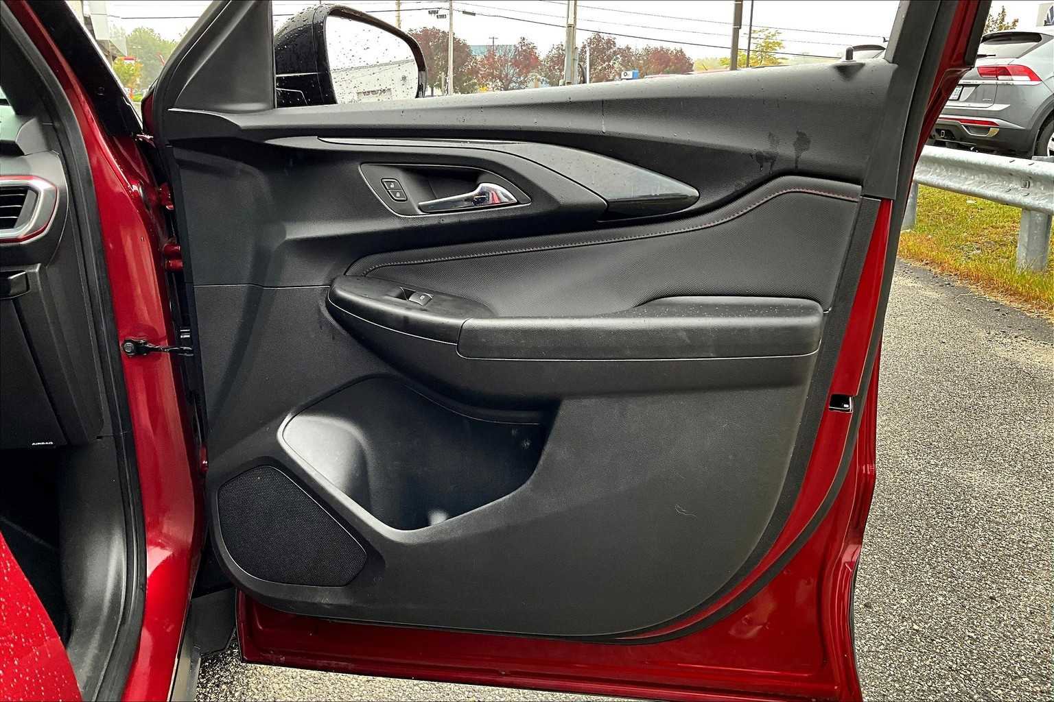 Used 2023 Chevrolet TrailBlazer RS w/ Convenience Package image 43