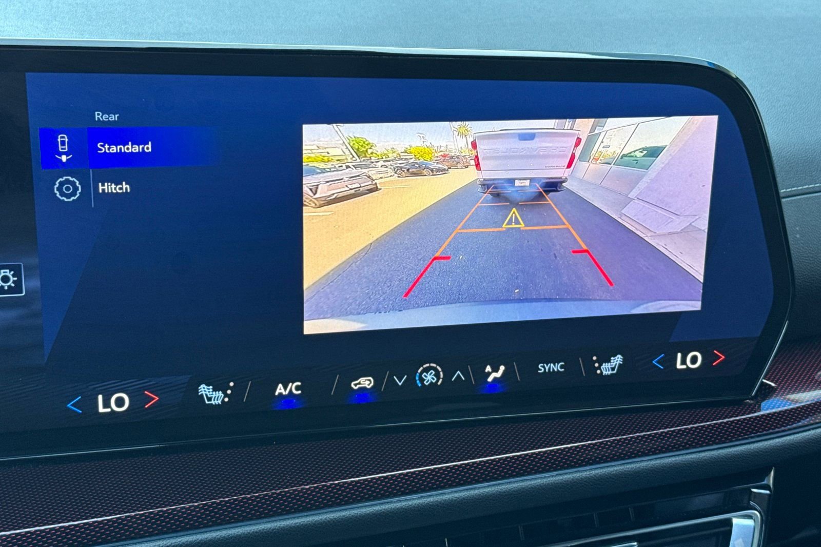 Used 2025 Chevrolet Traverse Z71 image 29