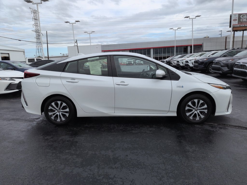 Certified 2022 Toyota Prius Prime XLE FWD image 6