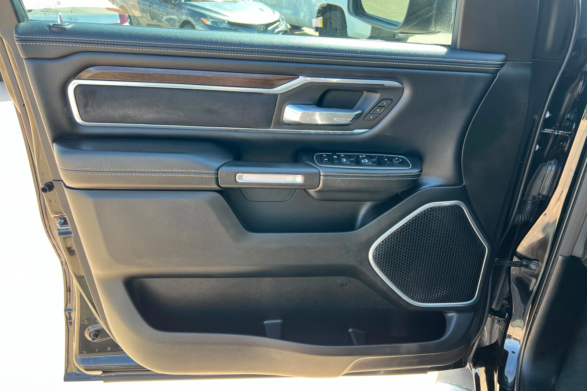 Used 2022 RAM 1500 Laramie image 14