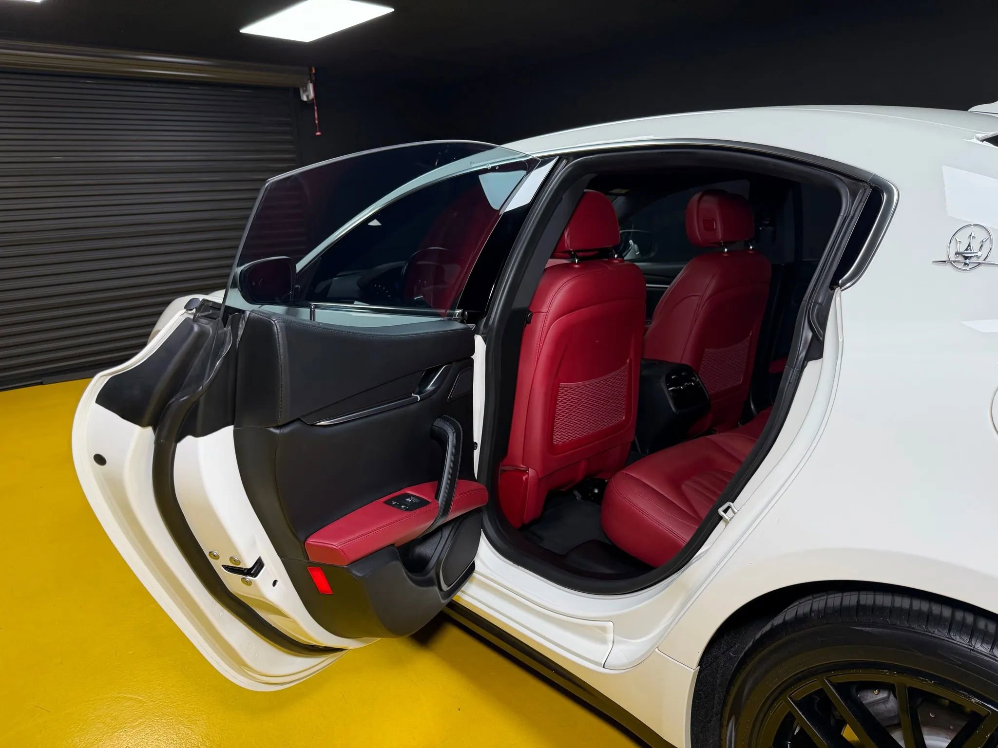 Used 2018 Maserati Ghibli S image 17