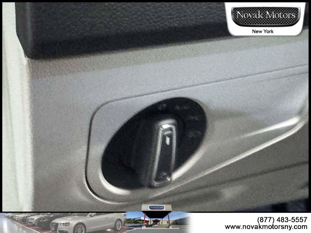 Used 2023 Volkswagen Tiguan SE AWD/4WD image 15