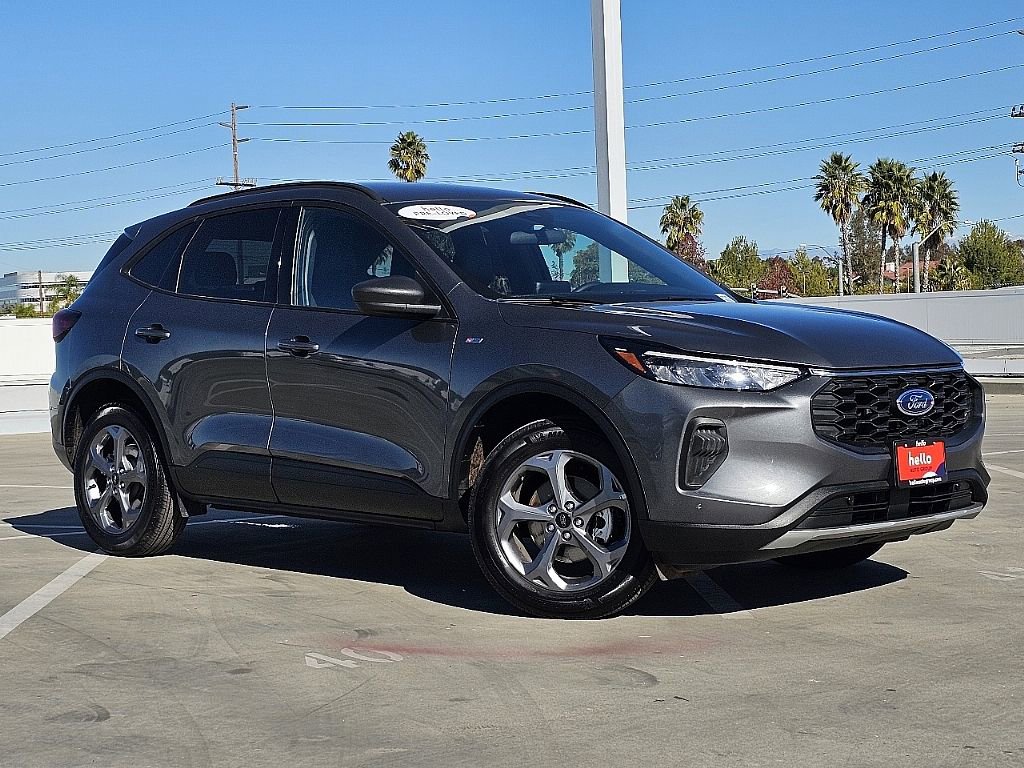 Used 2025 Ford Escape ST-Line image 3