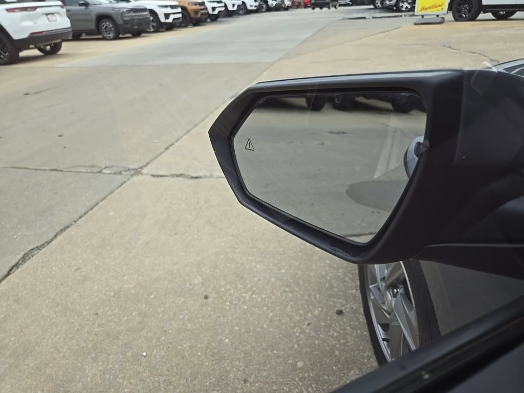 Used 2025 Hyundai Elantra SE FWD image 27