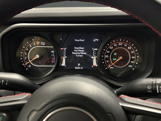 Used 2024 Jeep Gladiator Rubicon w/ Technology Group image 17