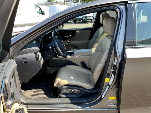 Used 2022 Lexus LS 500 AWD w/ Interior Upgrade Package image 22