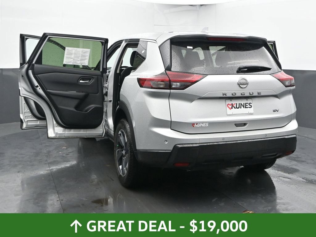Used 2024 Nissan Rogue SV image 58