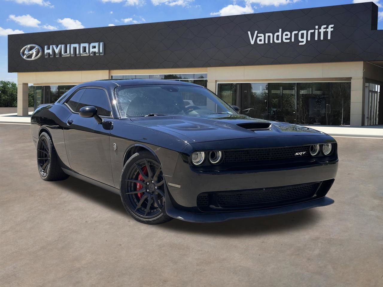 Used 2016 Dodge Challenger SRT Hellcat image 1