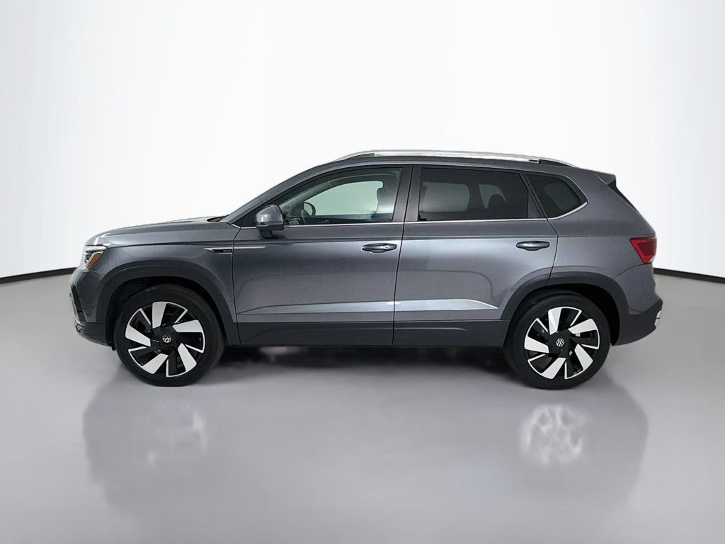 Used 2024 Volkswagen Taos SEL AWD/4WD image 4