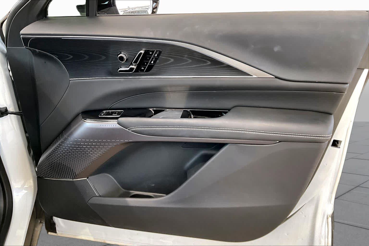 Used 2025 Cadillac Lyriq Luxury RWD image 22