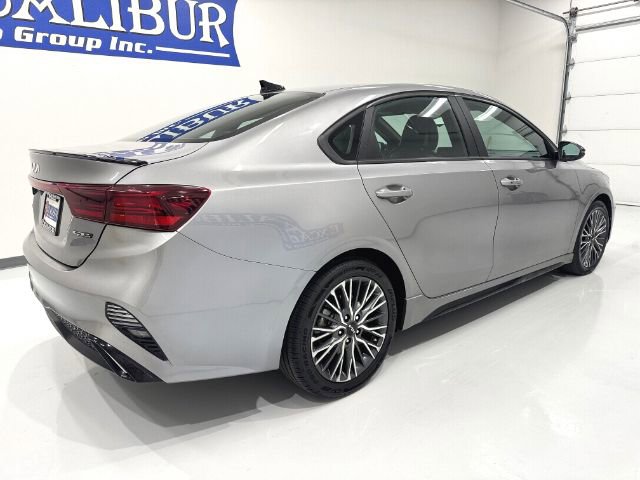 Used 2023 Kia Forte GT-Line w/ GT-Line Premium Package image 9