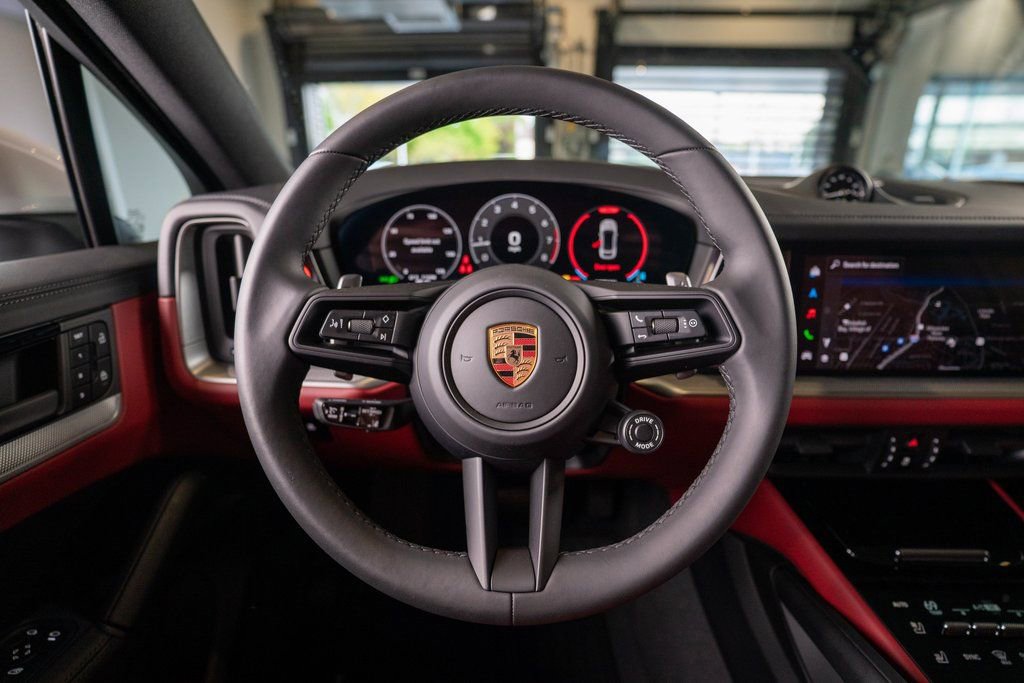 New 2025 Porsche Cayenne Coupe image 34