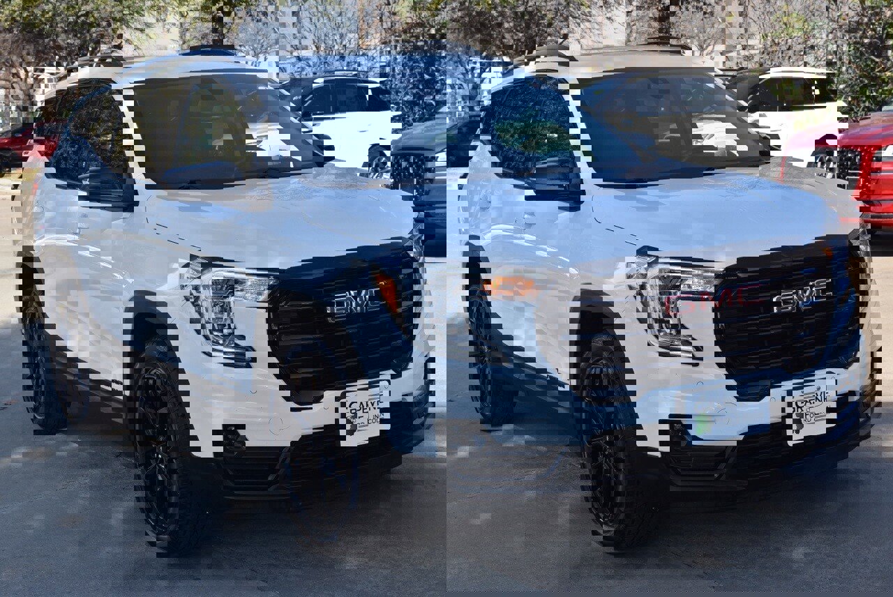 Used 2022 GMC Terrain SLT w/ Infotainment Package II image 4