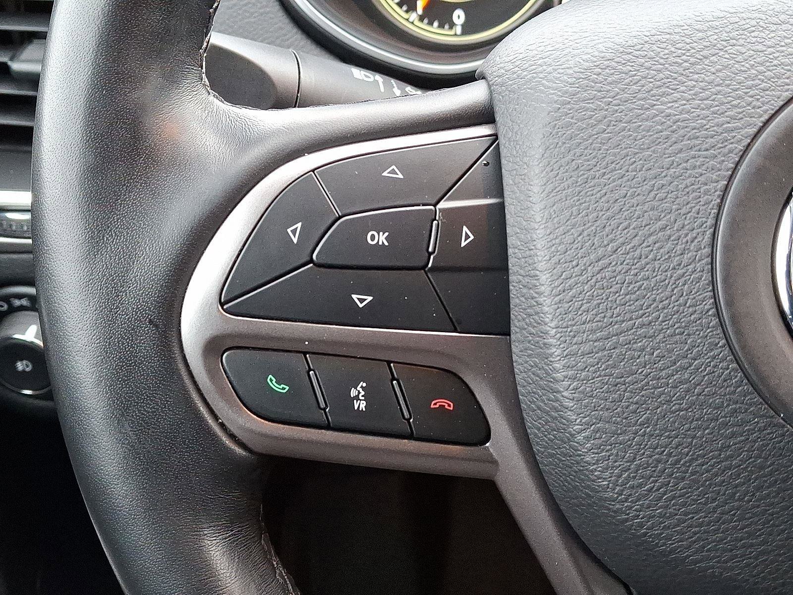 Used 2021 Jeep Cherokee Latitude Lux w/ Comfort/Convenience Group image 19