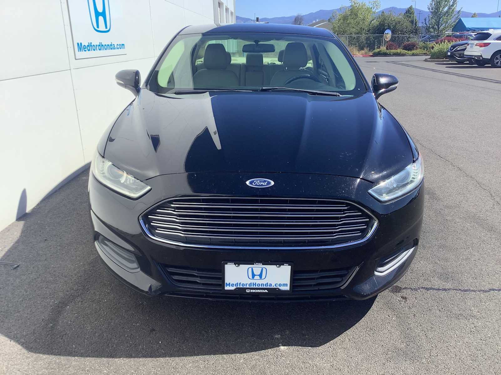 Used 2016 Ford Fusion SE FWD image 6