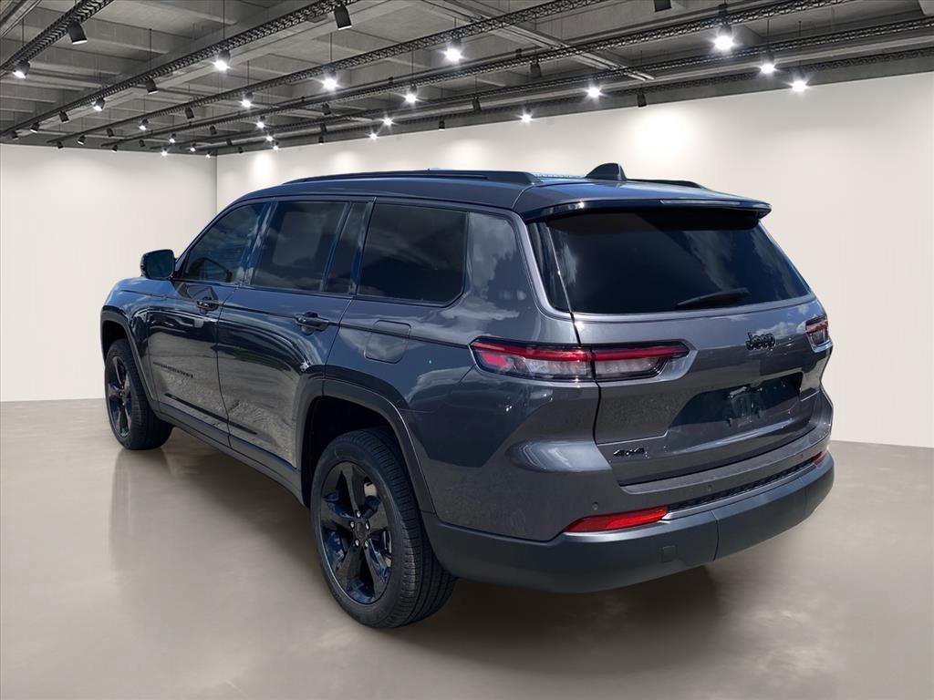 New 2026 Jeep Grand Cherokee L Limited w/ Limited Altitude Package AWD/4WD image 3