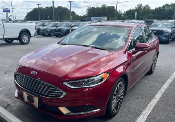 Used 2018 Ford Fusion SE w/ Fusion SE Technology Package FWD image 3