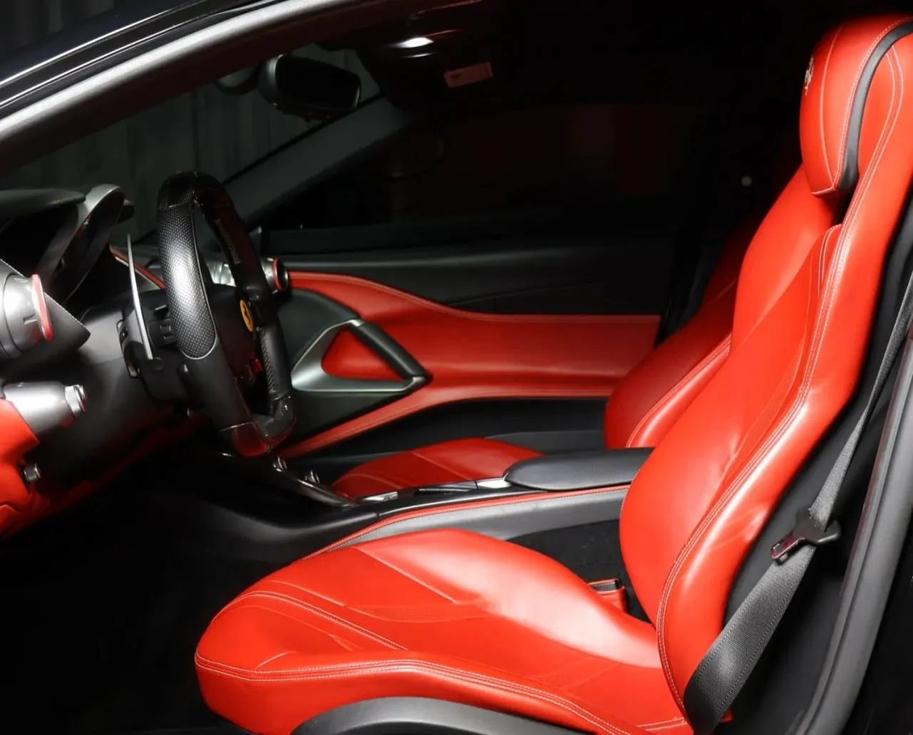 Used 2019 Ferrari 812 Superfast RWD image 13