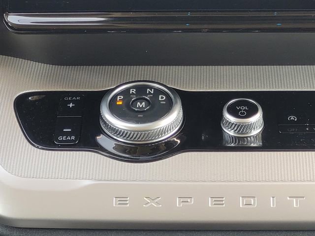 Used 2025 Ford Expedition Max Active image 26