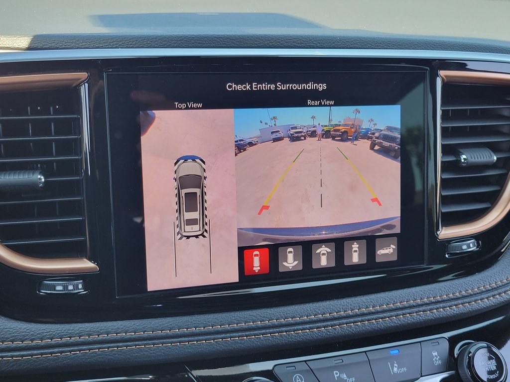 New 2027 Chrysler Pacifica Pinnacle w/ Theater Group AWD/4WD image 9