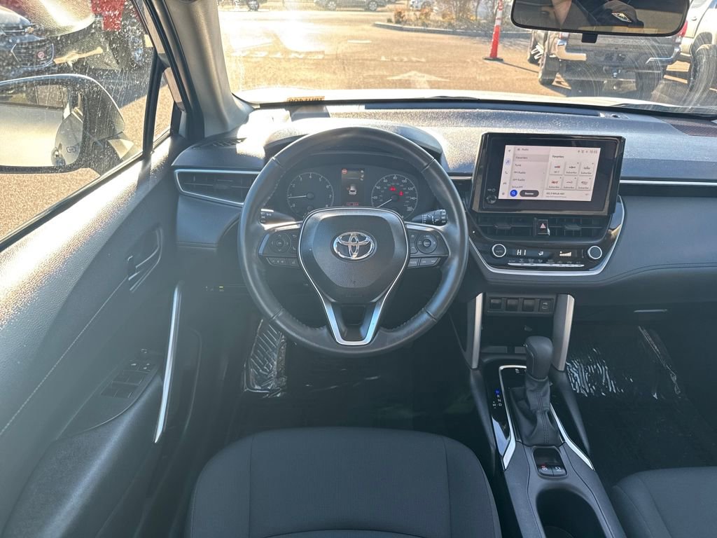 Used 2024 Toyota Corolla Cross LE image 12
