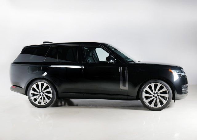 New 2025 Land Rover Range Rover SE image 23