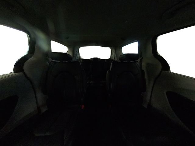 Used 2024 Chrysler Pacifica Touring-L image 35