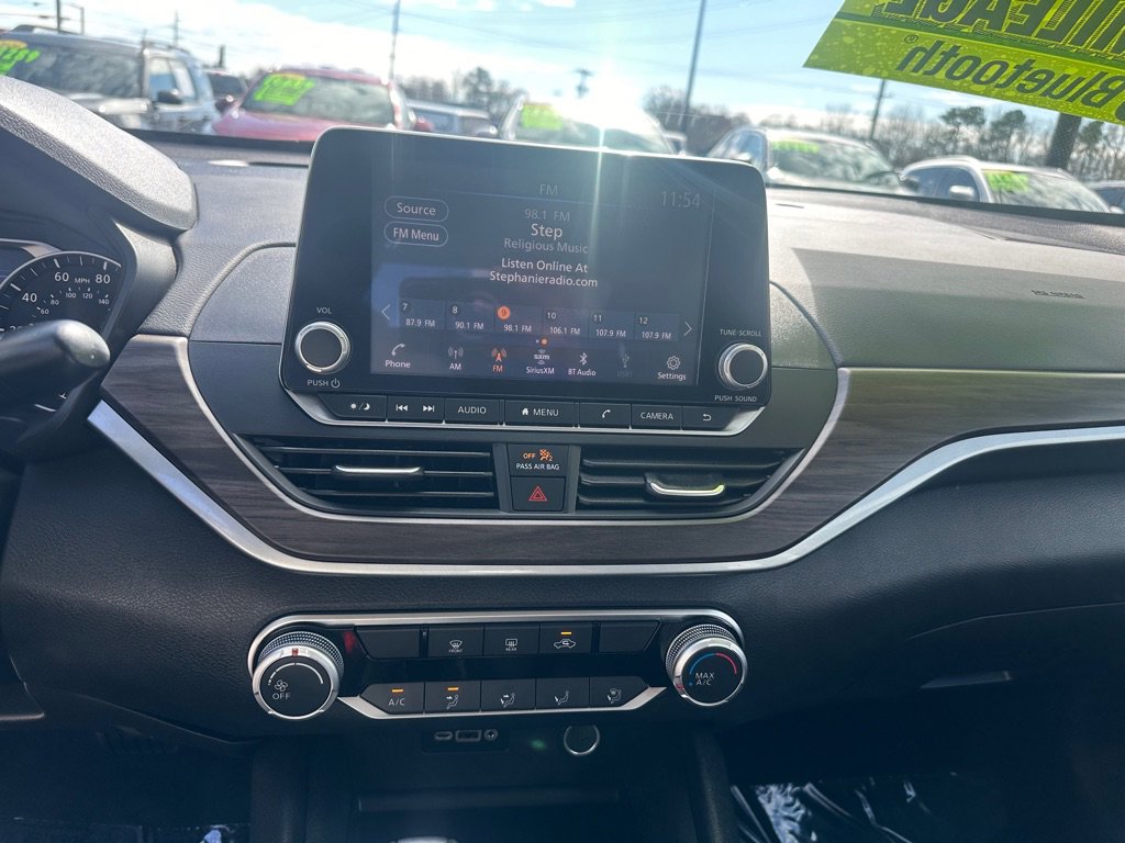 Used 2025 Nissan Altima 2.5 SV image 15