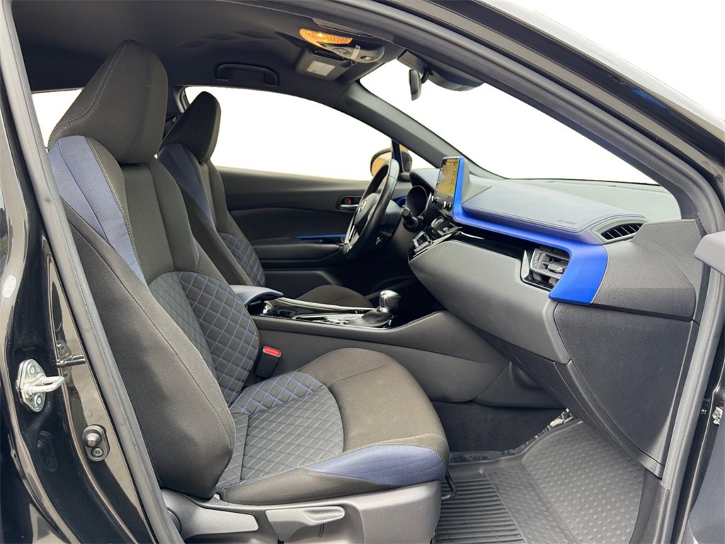 Used 2021 Toyota C-HR XLE image 18