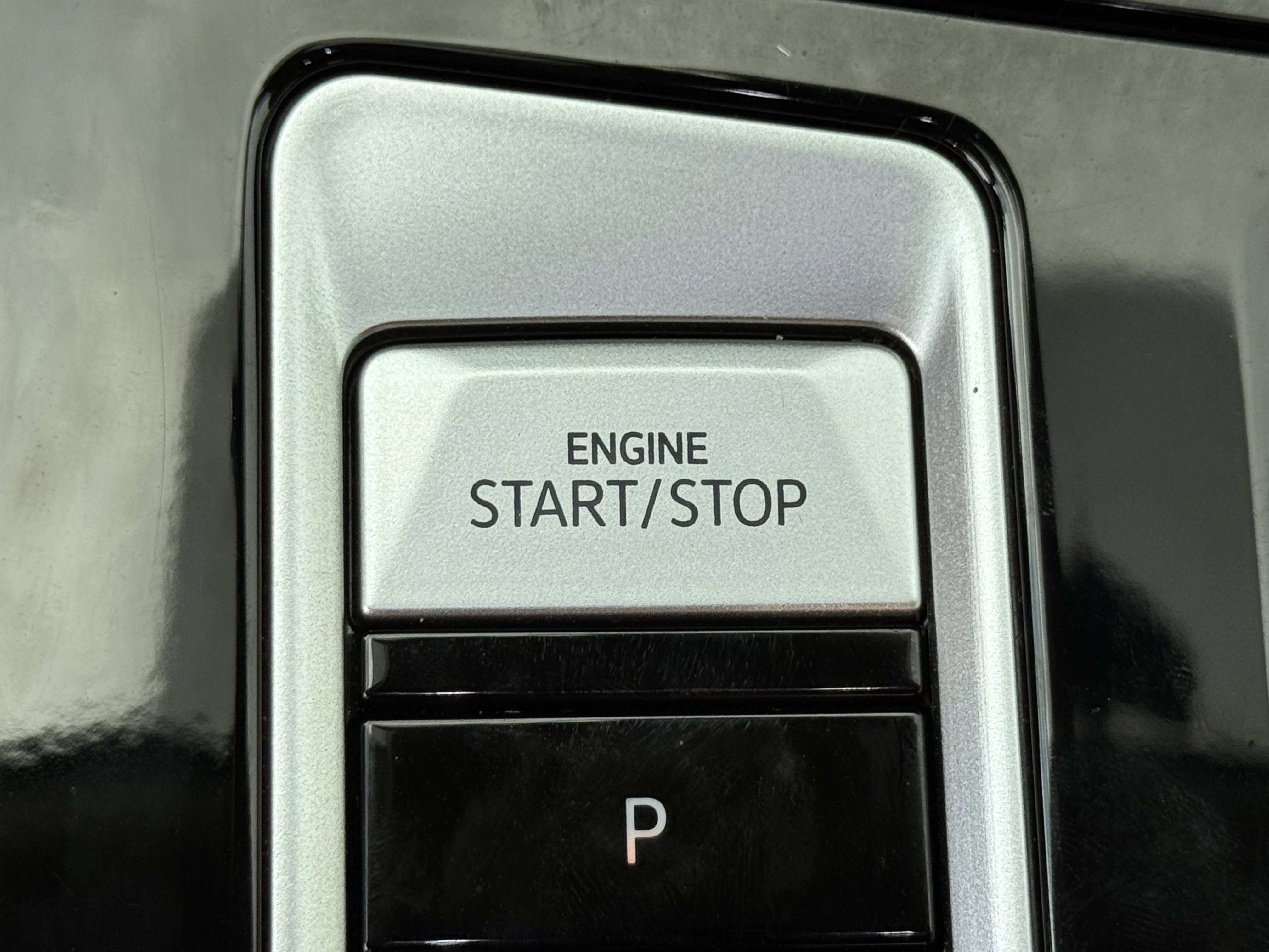 Used 2025 Volkswagen Atlas SE FWD image 22