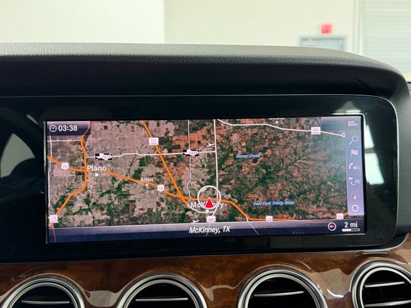 Used 2018 Mercedes-Benz E 400 4MATIC Sedan w/ Premium 2 Package (Q02) image 28