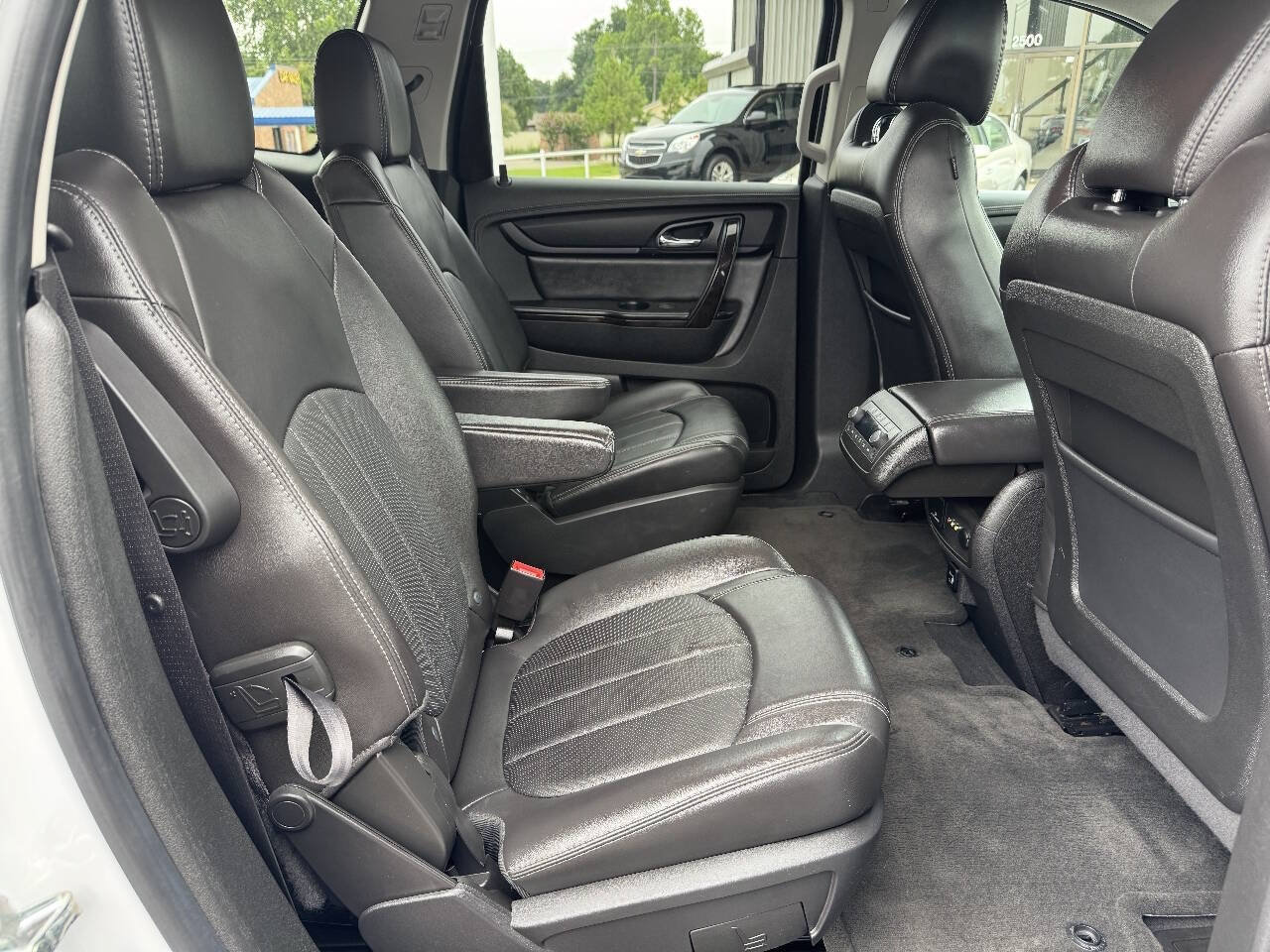 Used 2017 Chevrolet Traverse Premier FWD image 24