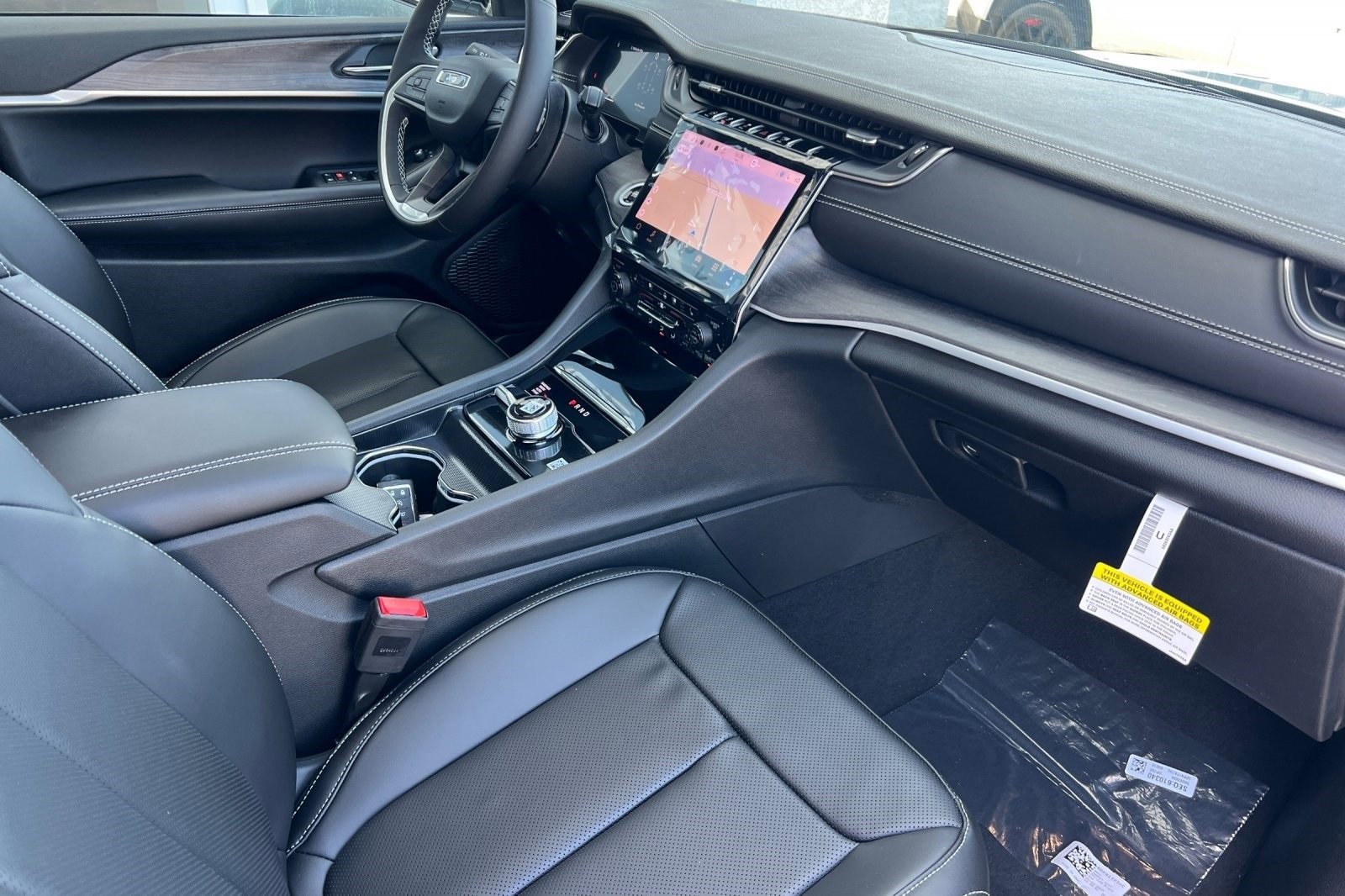 New 2025 Jeep Grand Cherokee L Limited w/ Luxury Tech Group II image 17