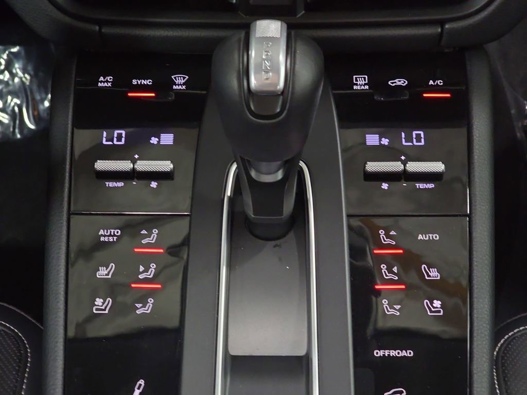 Certified 2025 Porsche Macan S AWD/4WD image 19