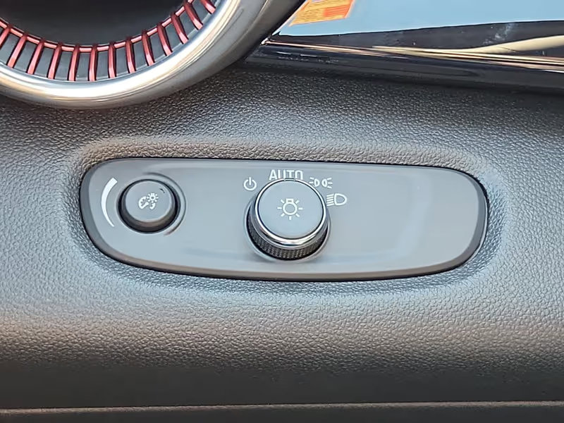New 2026 Chevrolet Trax RS w/ Sunroof Package image 11