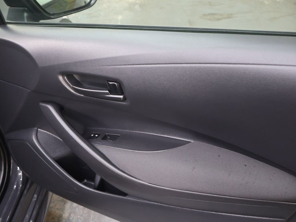 Used 2025 Toyota Corolla LE image 12