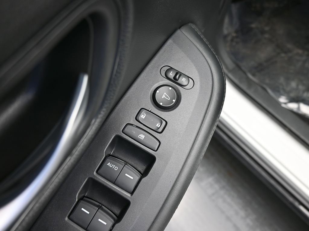 Certified 2025 Honda HR-V LX image 31