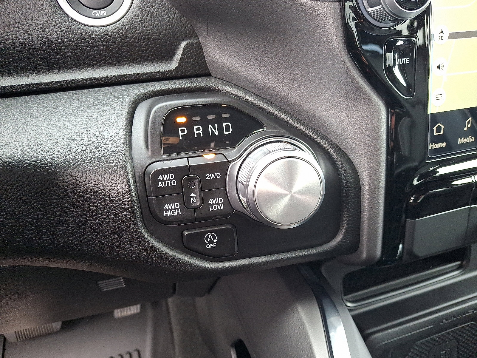 Used 2024 RAM 1500 Laramie image 14