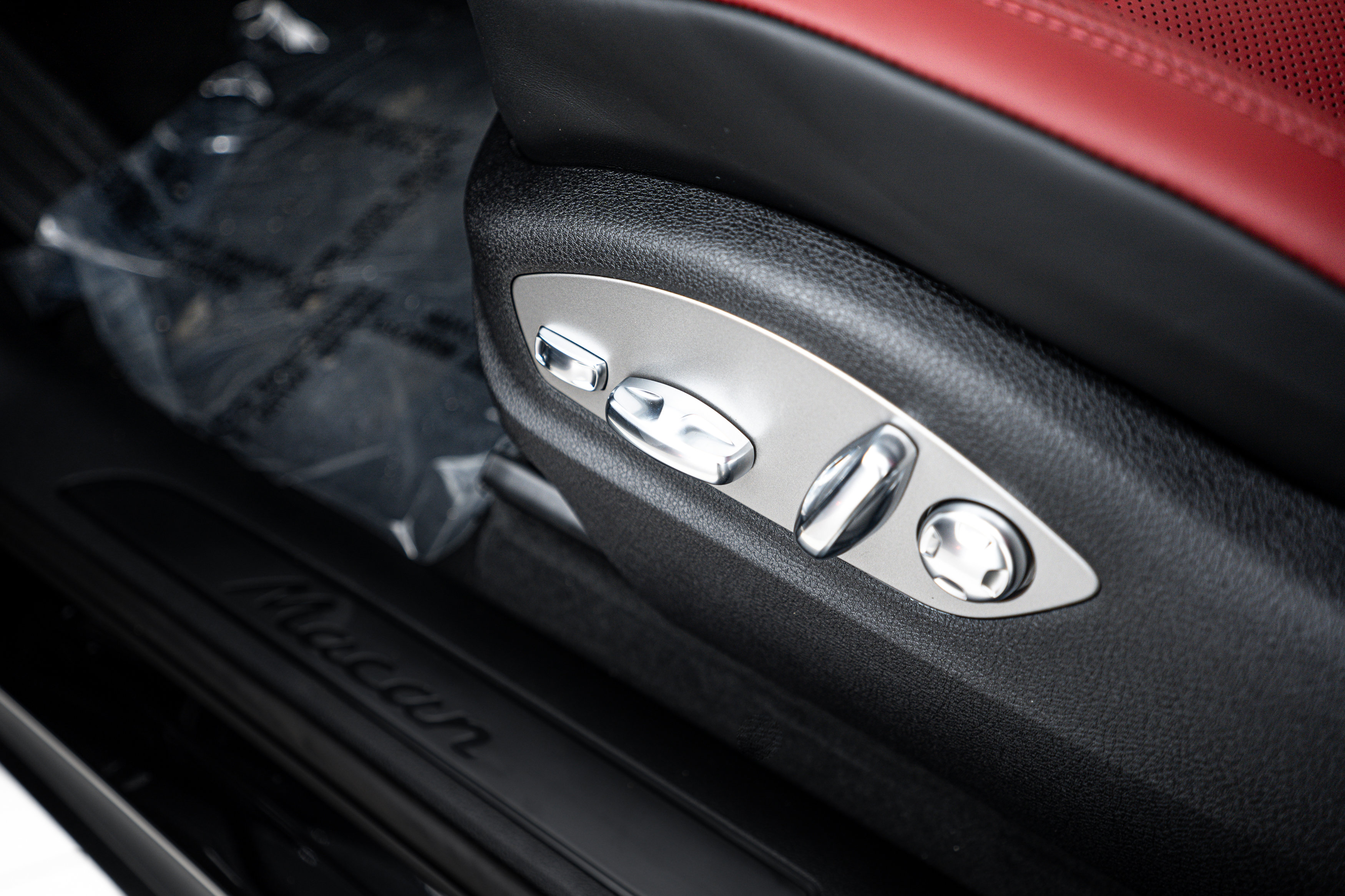 New 2025 Porsche Macan image 19