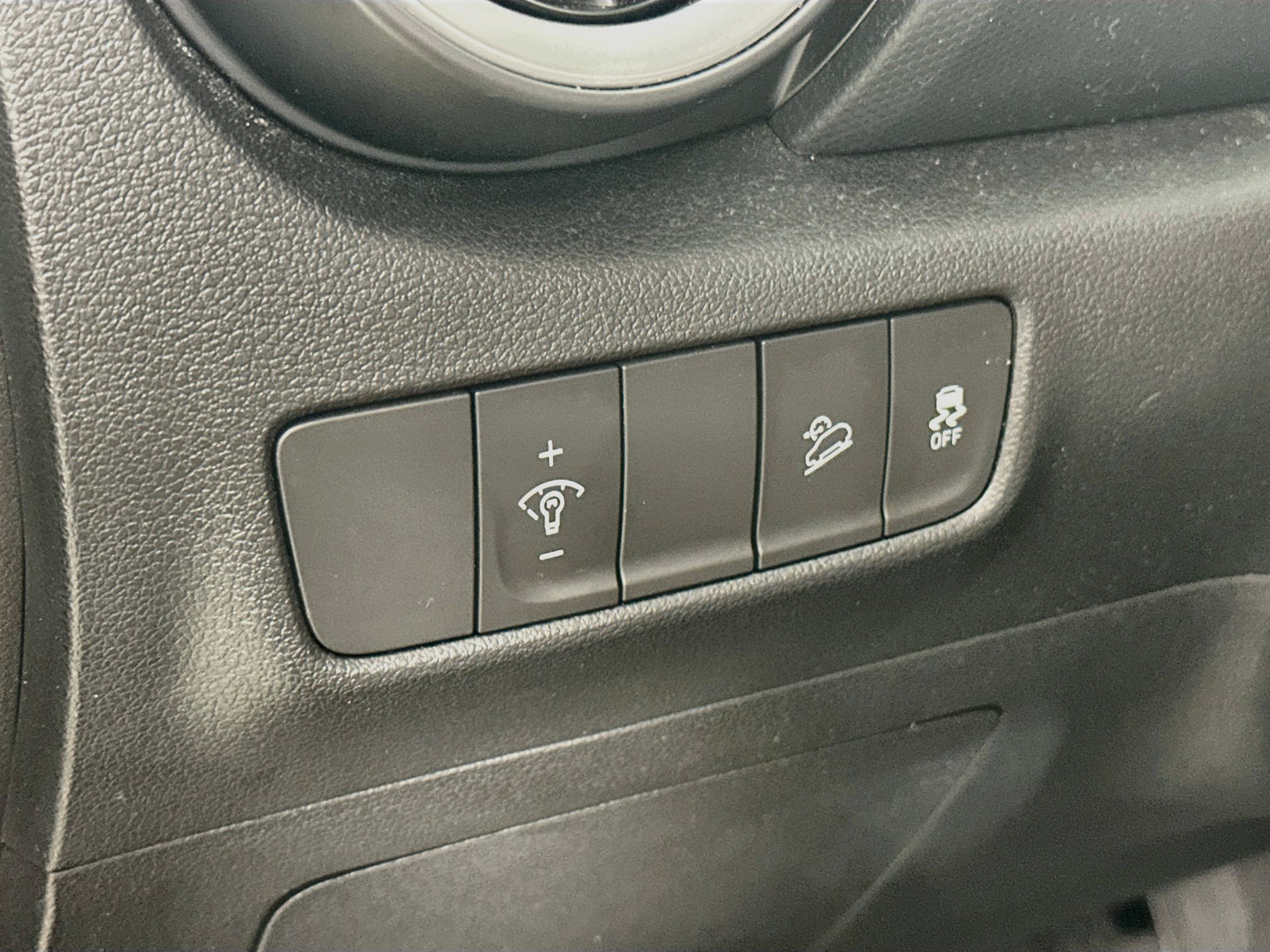 Used 2023 Hyundai Kona SE AWD/4WD image 10