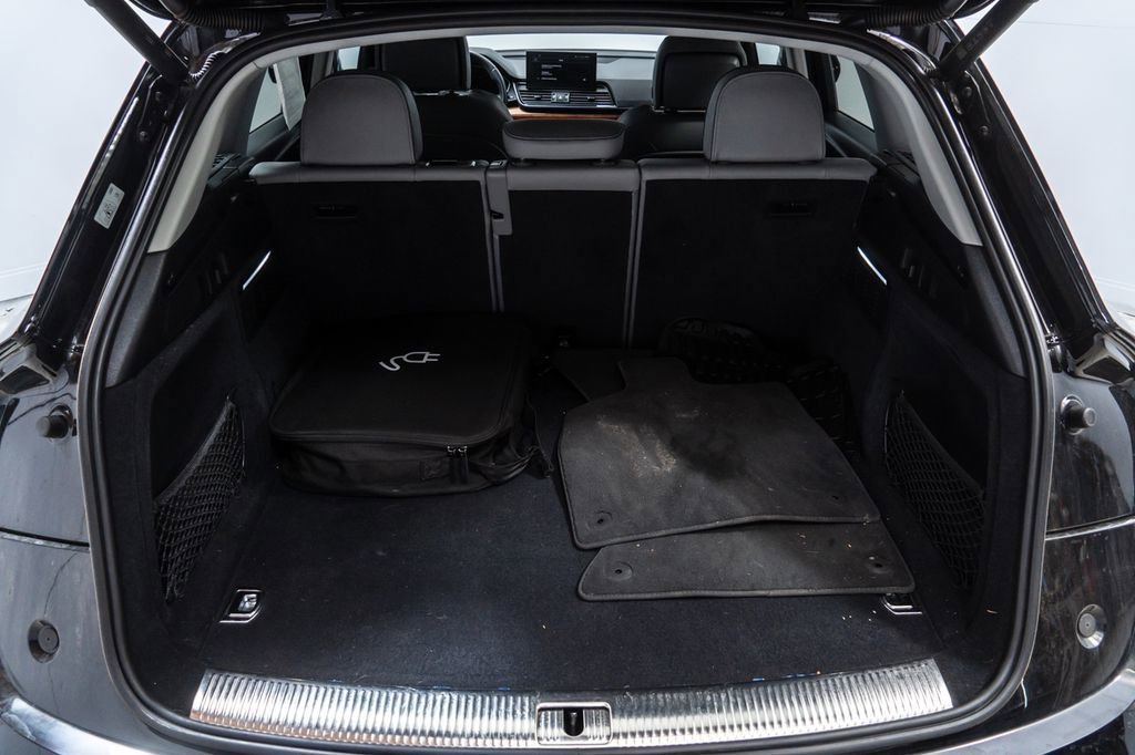 Used 2022 Audi Q5 e Premium w/ Convenience Package image 27