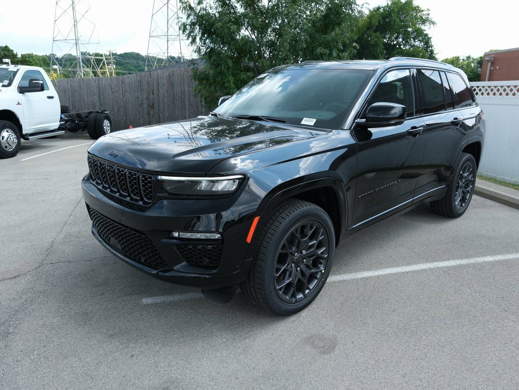 New 2025 Jeep Grand Cherokee Summit image 12
