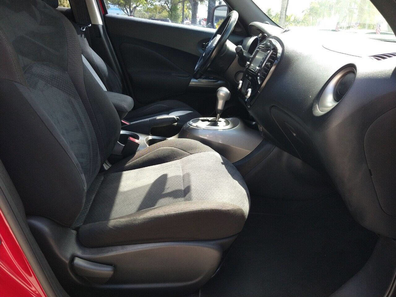 Used 2015 Nissan Juke SV w/ Technology Package image 43