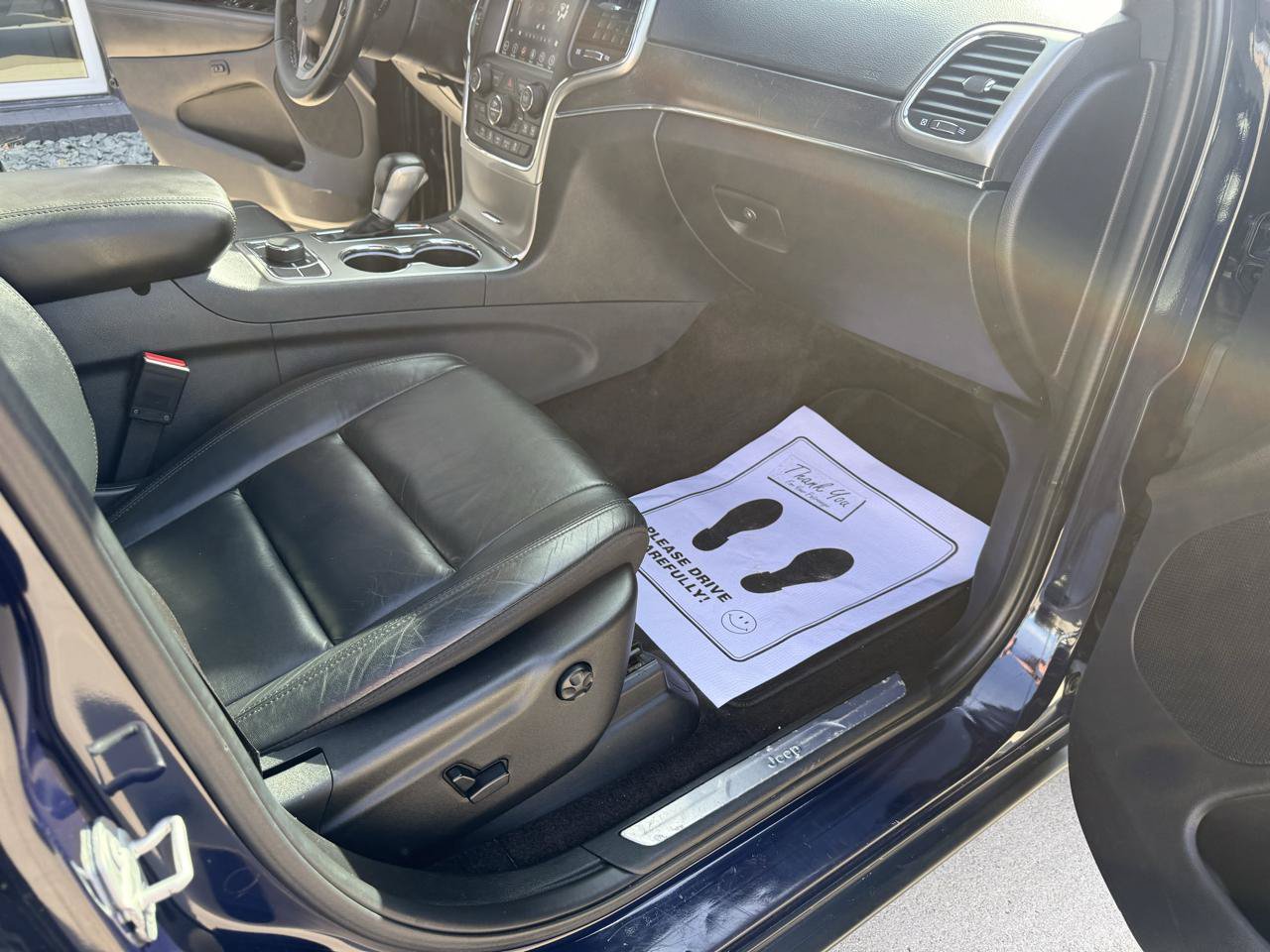 Used 2018 Jeep Grand Cherokee Limited AWD/4WD image 14