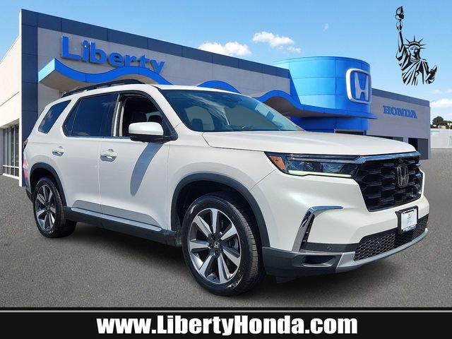 Used 2025 Honda Pilot Elite image 1