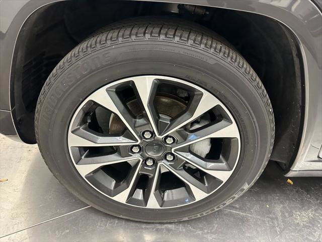 Certified 2022 Jeep Grand Cherokee Overland image 39