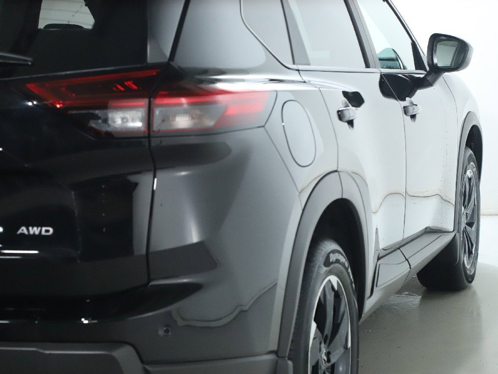 Certified 2026 Nissan Rogue SV image 44